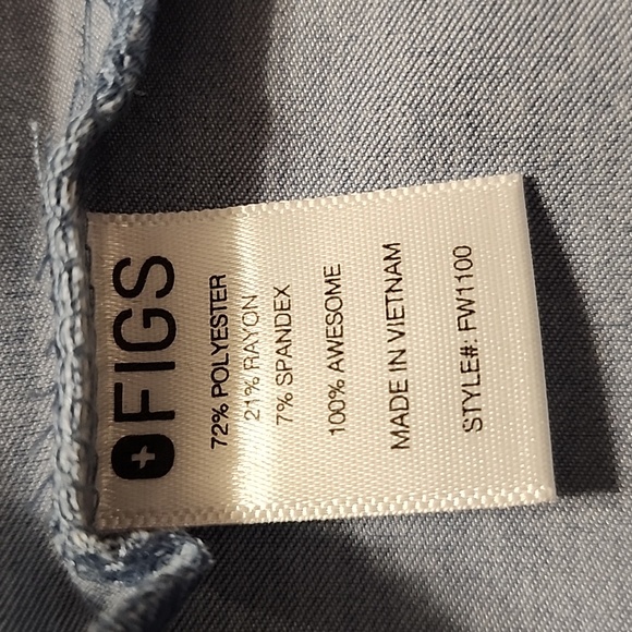 FIGS Scrub Top Casma Scrub Top - Picture 5 of 6